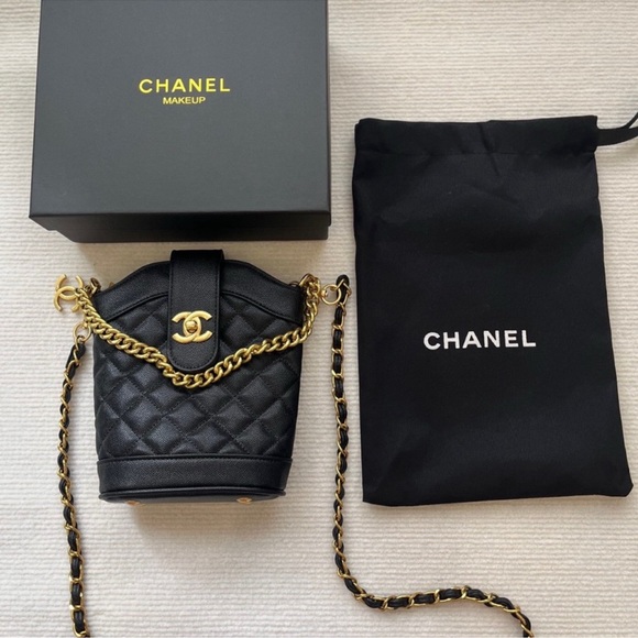 New Auth. Chanel GWP Phone Holder Bag - Picture 9 of 11